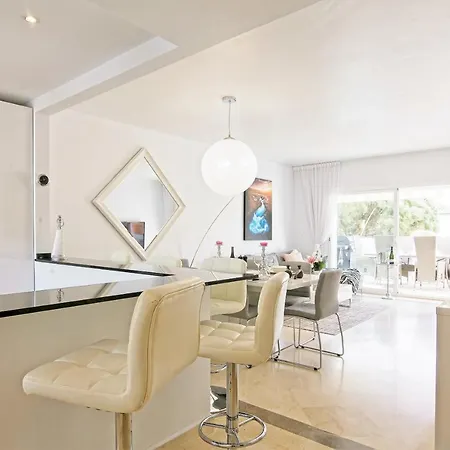 Enjoy El Presidente Penthouse Apartment Estepona